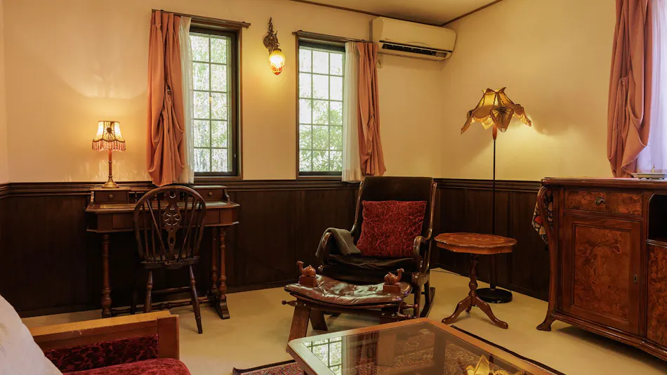 Petite Hotel C'est la Vie