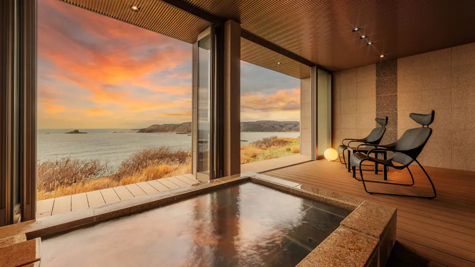 Seaside Sunset Inn Teisui - Spectacular Onsen Ryokan Overlooking Toga Bay, Oga Peninsula, Akita