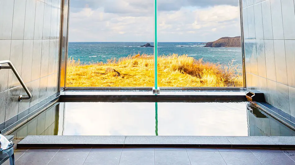 Seaside Sunset Inn Teisui - Spectacular Onsen Ryokan Overlooking Toga Bay, Oga Peninsula, Akita