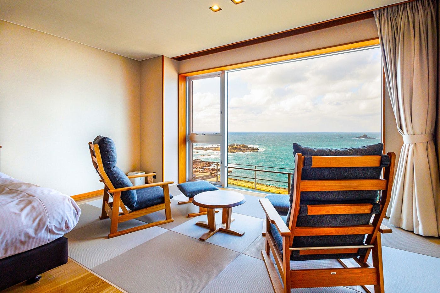 Seaside Sunset Inn Teisui - Spectacular Onsen Ryokan Overlooking Toga Bay, Oga Peninsula, Akita