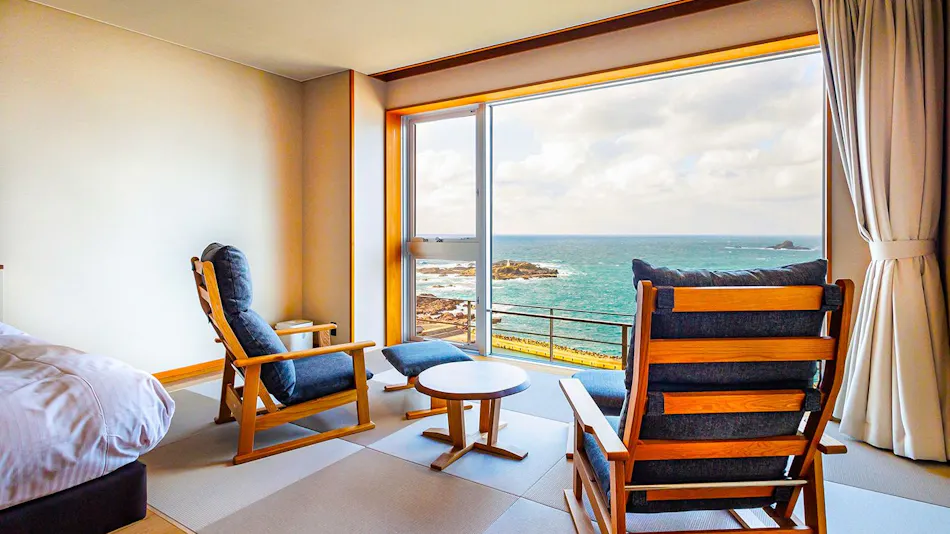 Seaside Sunset Inn Teisui - Spectacular Onsen Ryokan Overlooking Toga Bay, Oga Peninsula, Akita