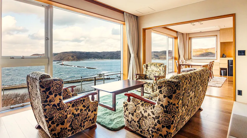 Seaside Sunset Inn Teisui - Spectacular Onsen Ryokan Overlooking Toga Bay, Oga Peninsula, Akita