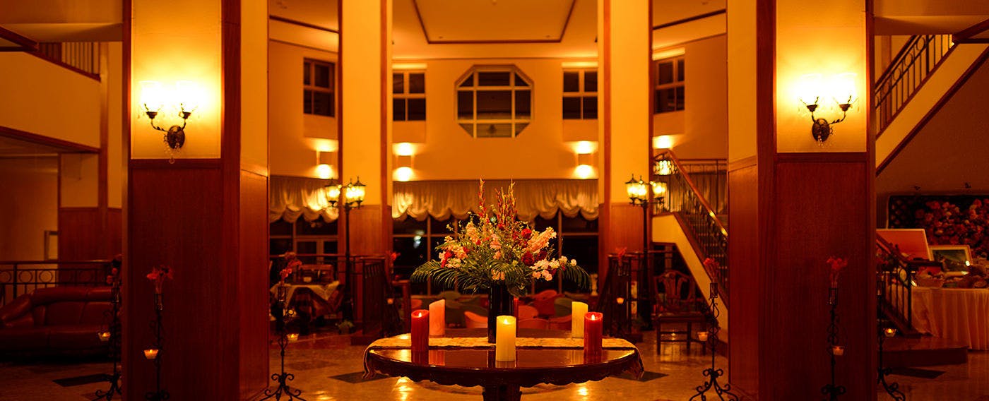 ロビー・フロント