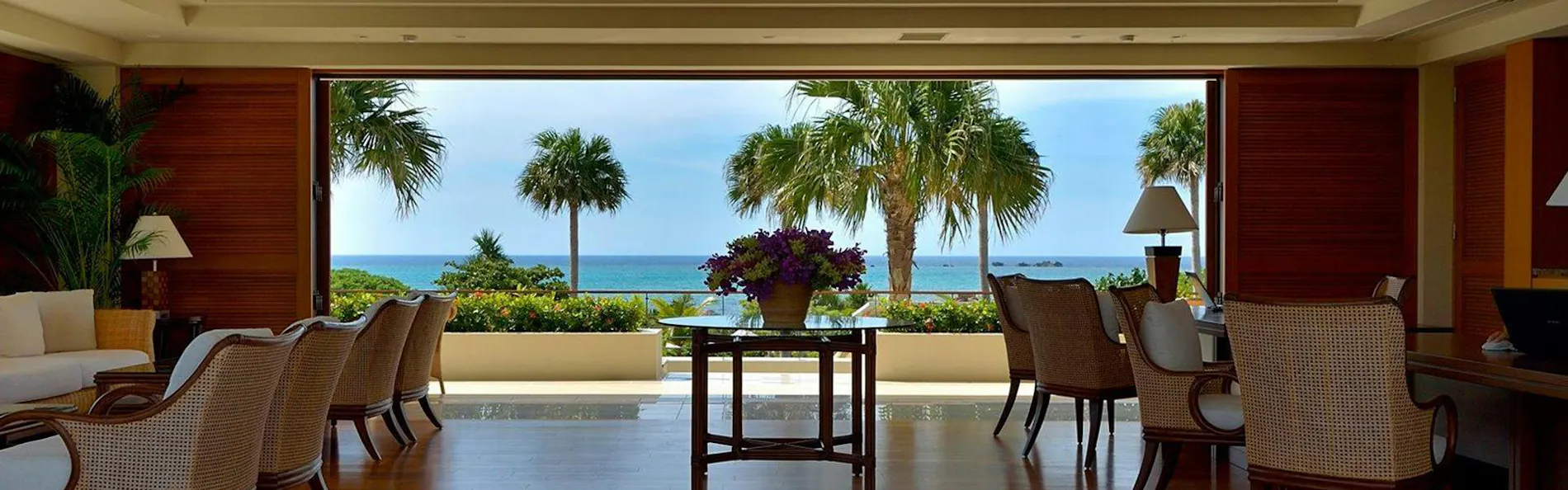 ジ・ウザテラス ビーチクラブヴィラズ