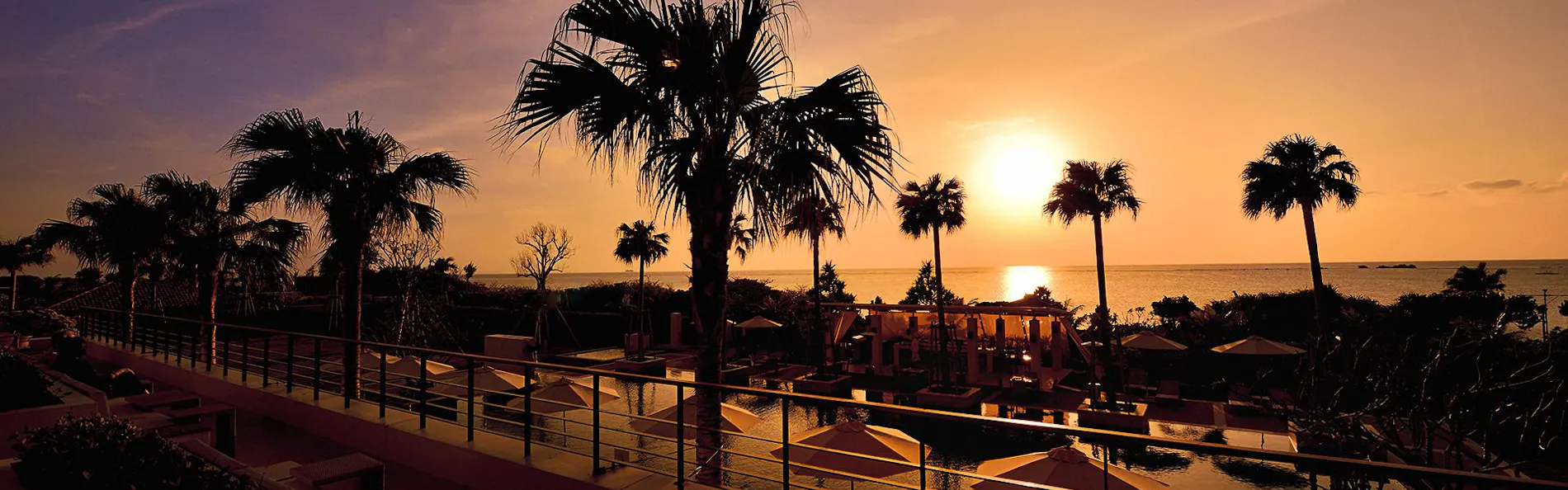 ジ・ウザテラス ビーチクラブヴィラズ