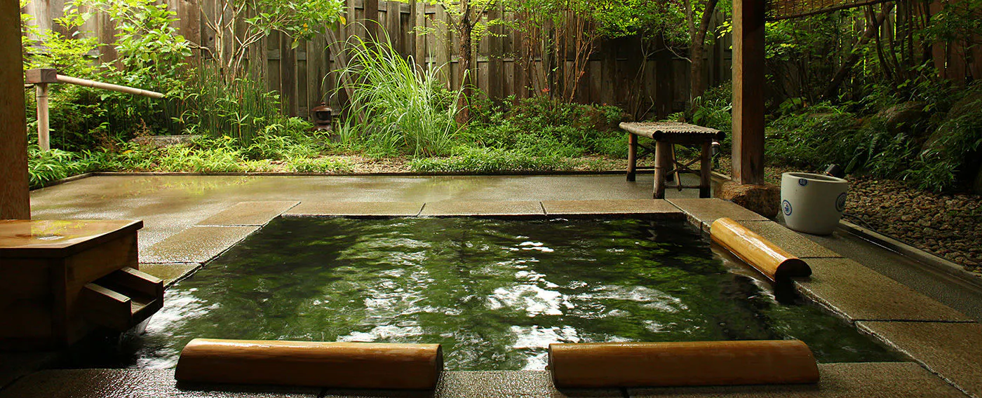 น้ำพุร้อนและอ่างอาบน้ำ