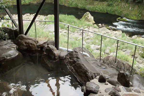 บ่อน้ำพุร้อนกลางแจ้ง