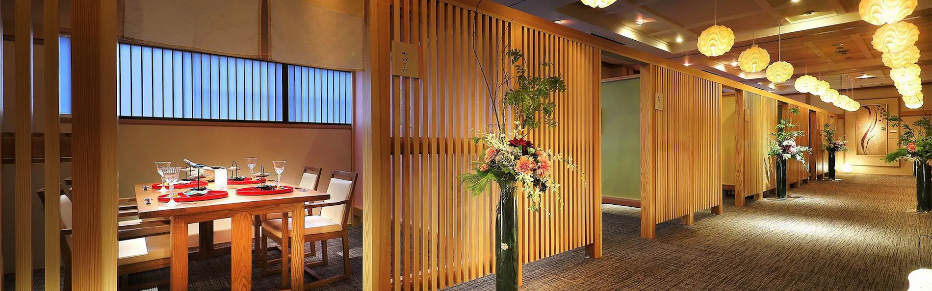 花明りの宿 月の池