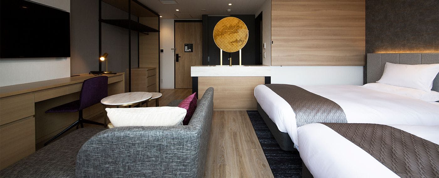 所有客房均為30㎡，雙床房配有兩張寬120cm的半雙人床。