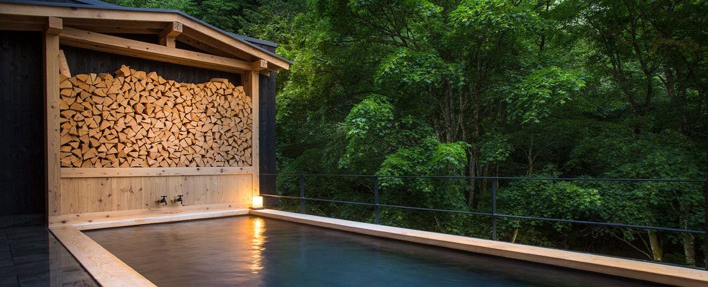 渓流の音に癒される5つの露天風呂で温泉三昧