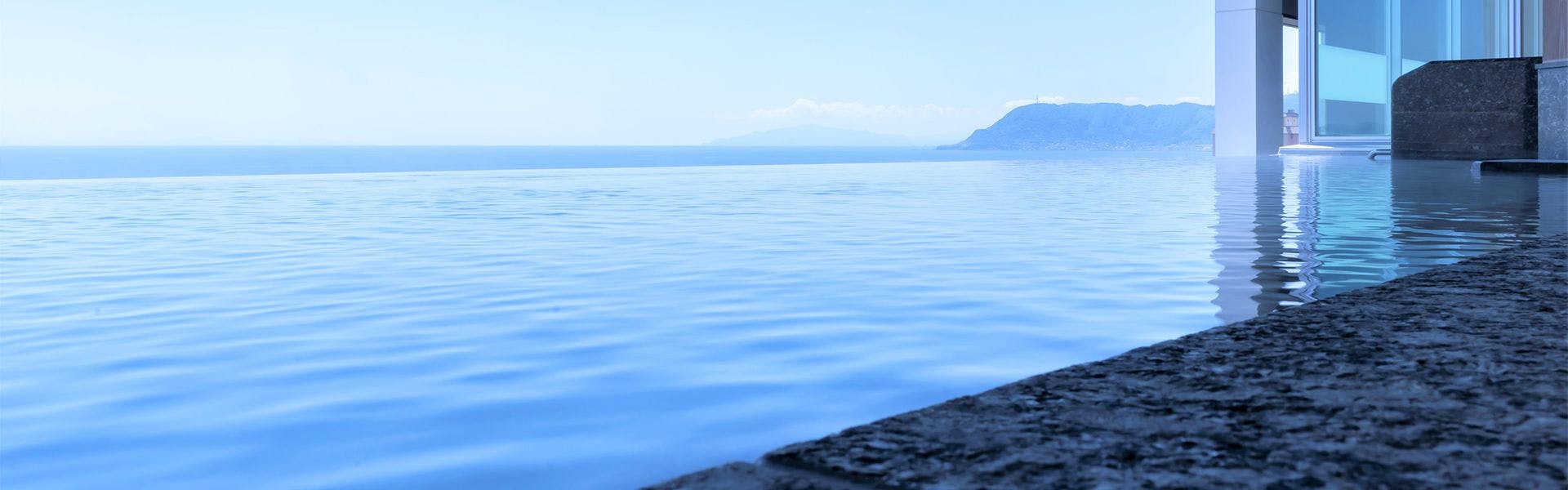 Kolam renang tak berujung
