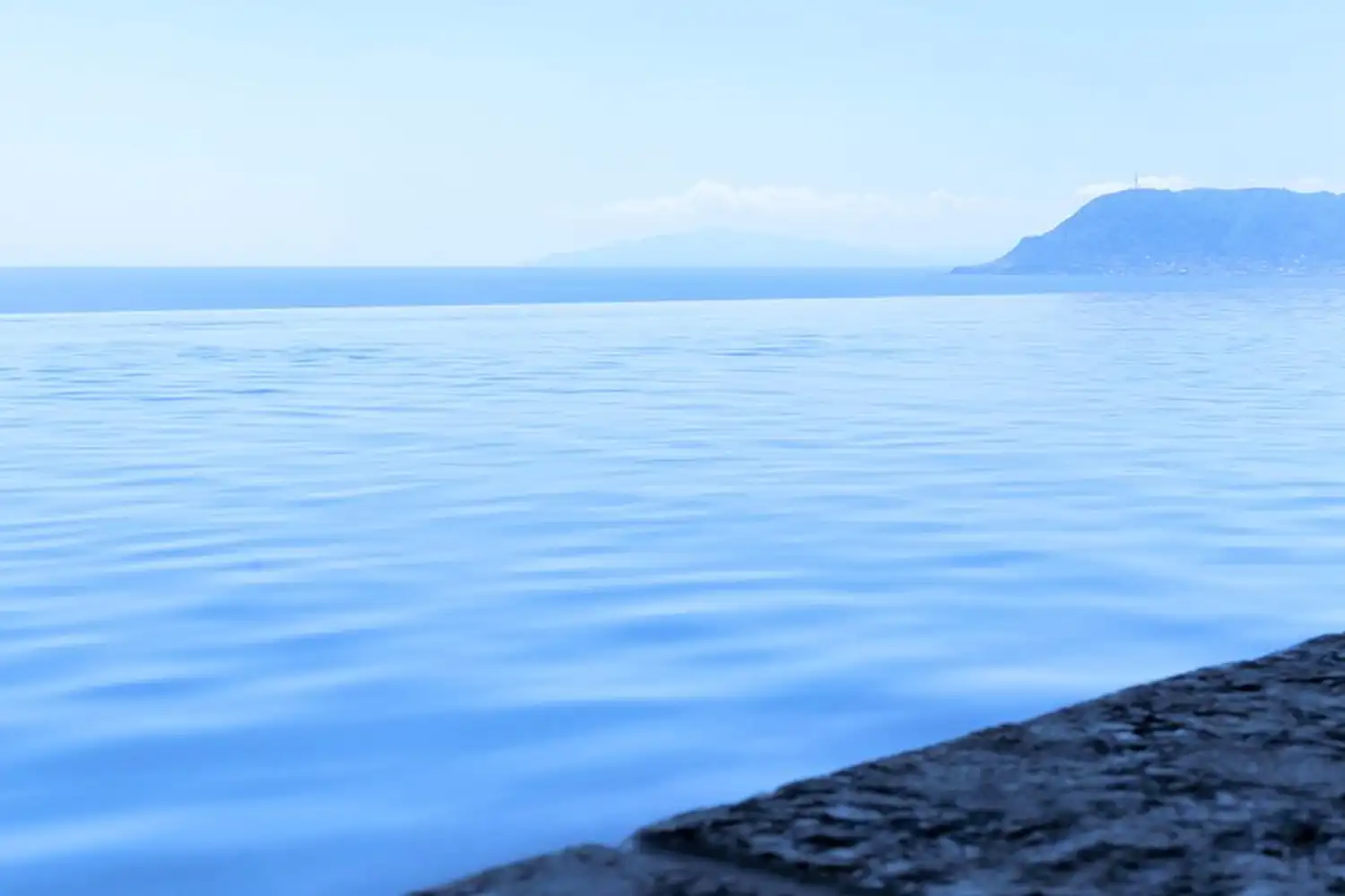 Kolam renang tak berujung