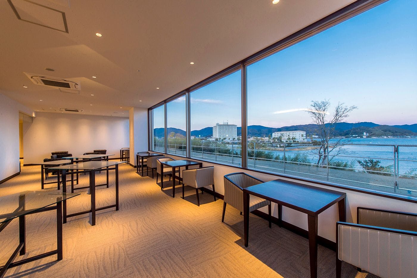 クラブラウンジ