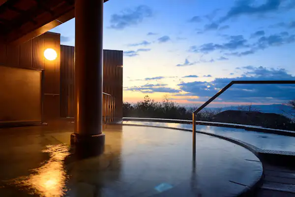 ออนเซ็นกลางแจ้ง