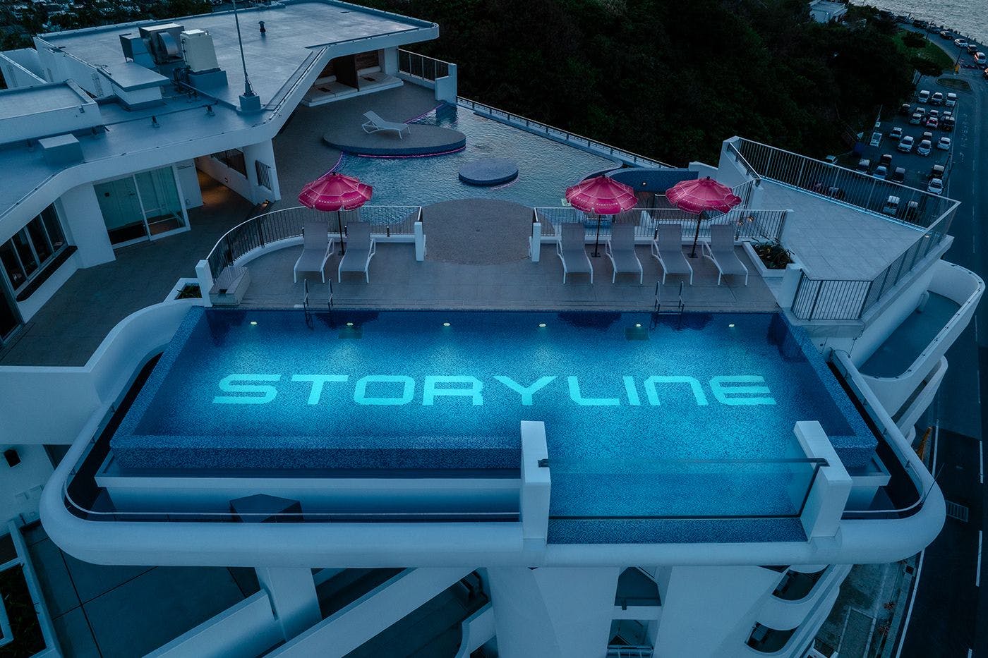 Kolam renang tak berujung