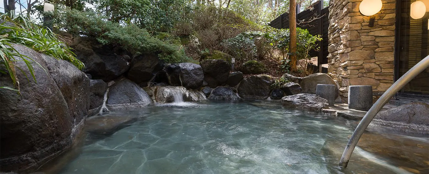 자체 원천에서 끌어온 "미야기노 온천" 대욕장 및 노천탕