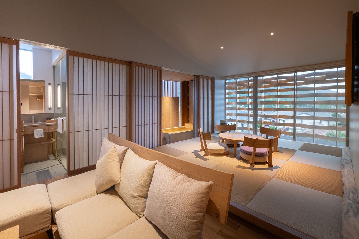 所有客房均配备温泉露天浴池的宽敞空间