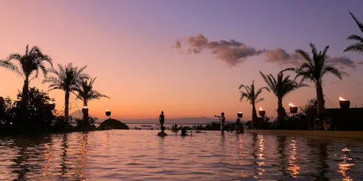 BOTANICAL POOL CLUB