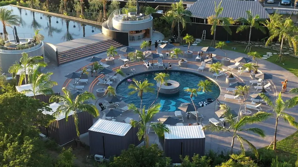 BOTANICAL POOL CLUB