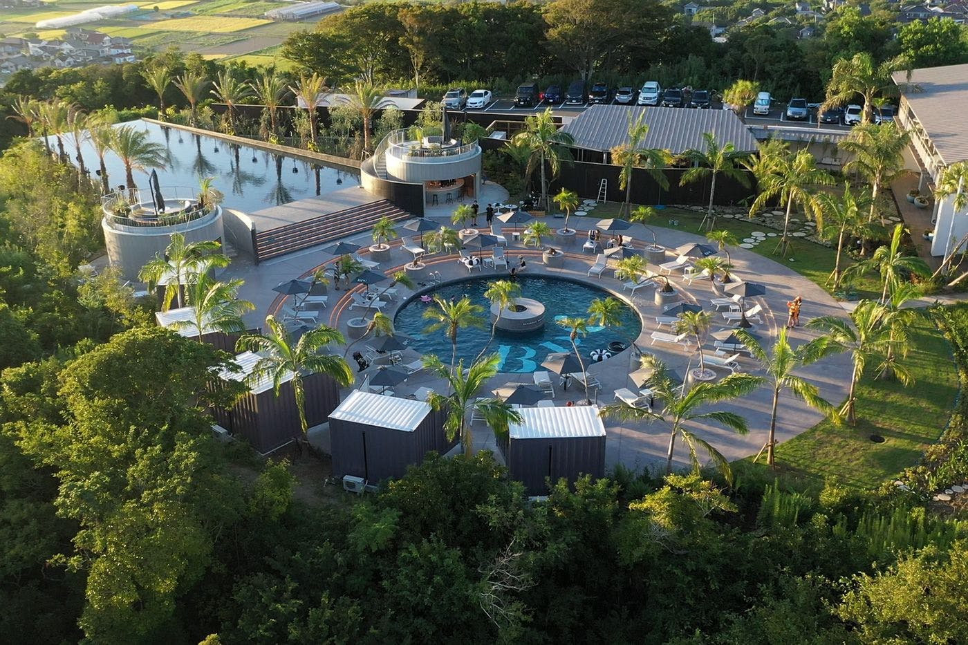 BOTANICAL POOL CLUB