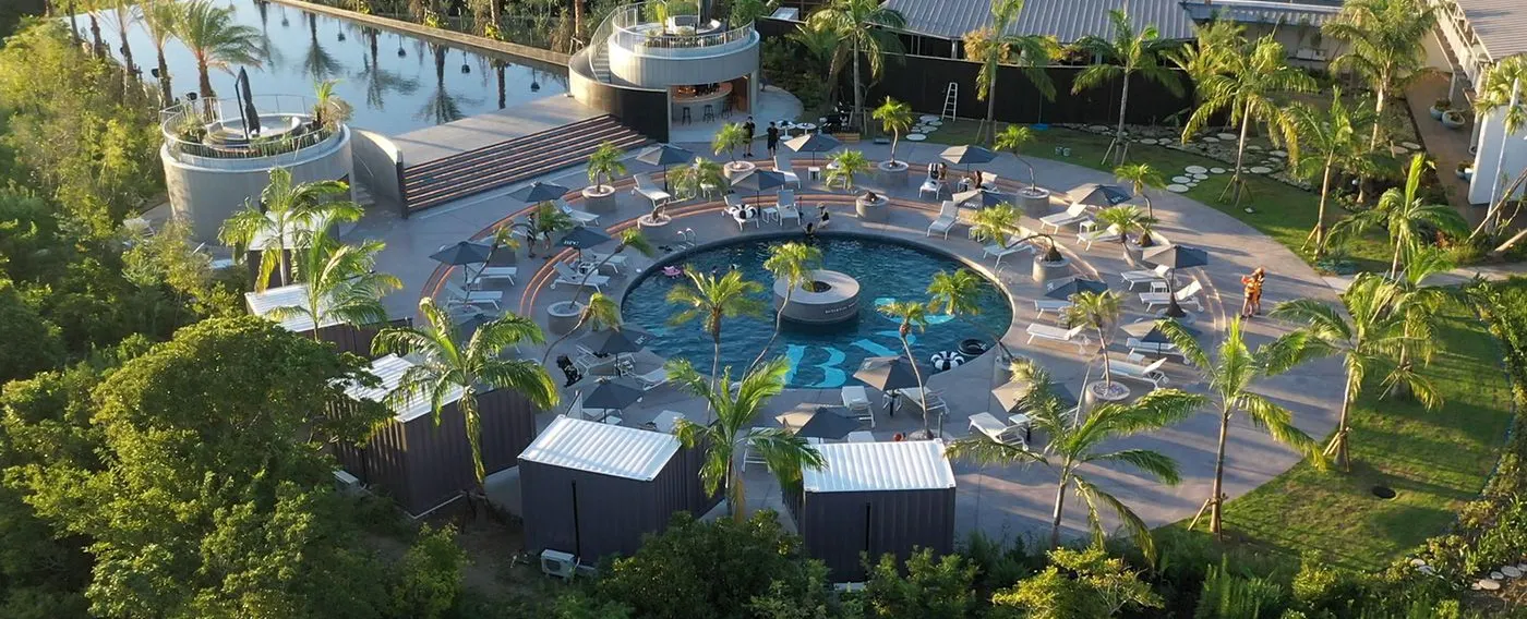 BOTANICAL POOL CLUB