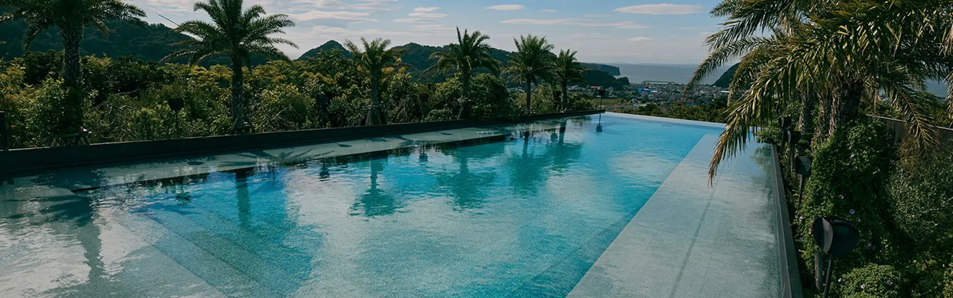 BOTANICAL POOL CLUB