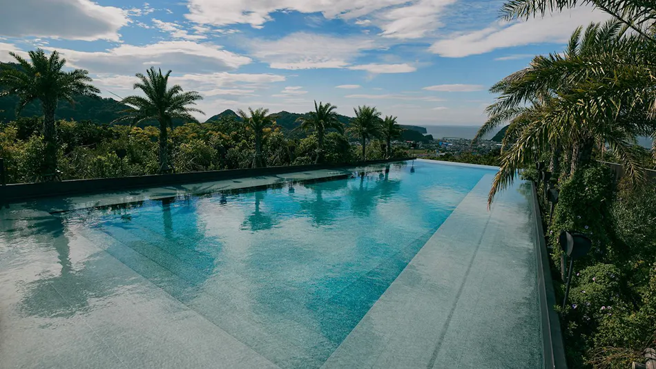 BOTANICAL POOL CLUB