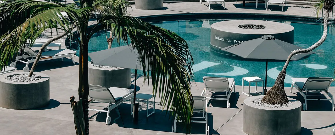 SIGNATURE POOL