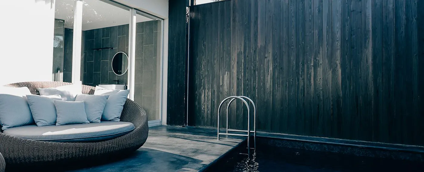 SUITE POOL