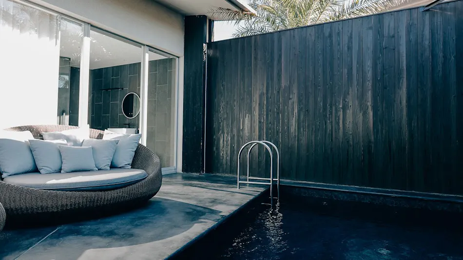BOTANICAL POOL CLUB