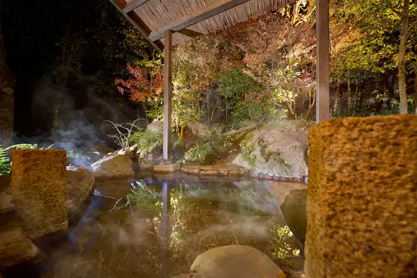 บ่อน้ำพุร้อนกลางแจ้ง