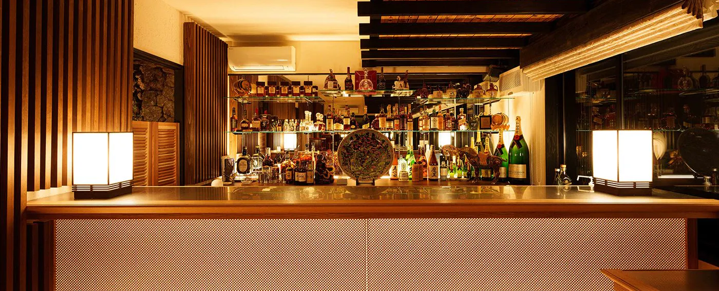 ร้านอาหารและเลานจ์