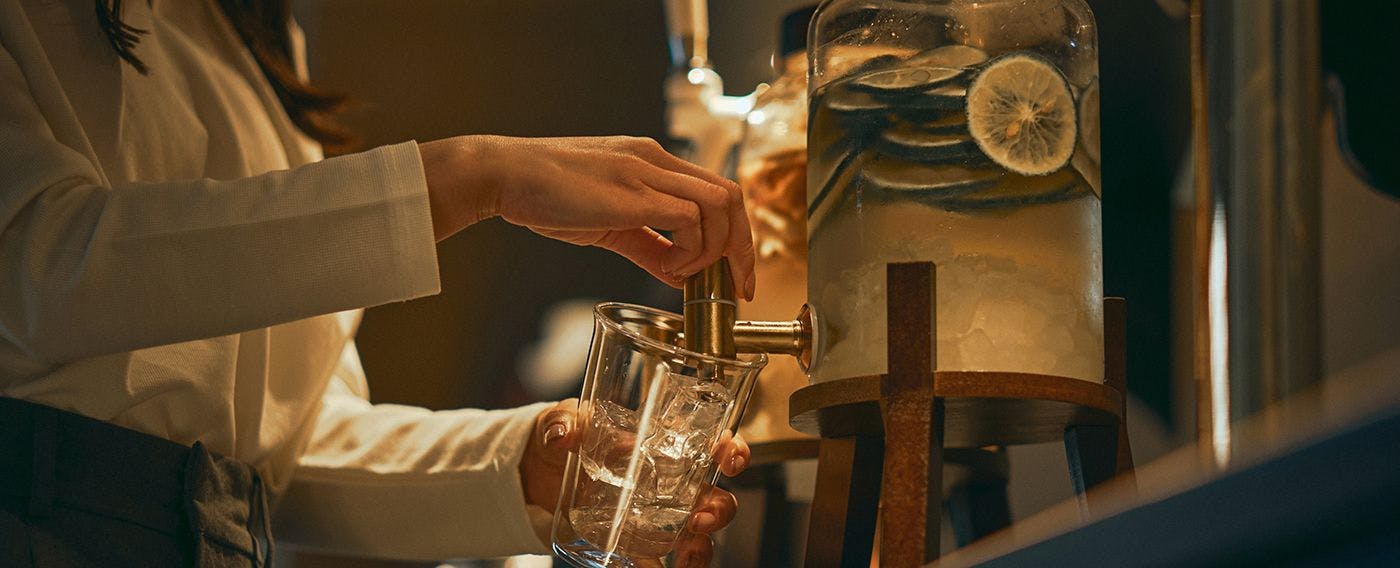 All Inclusive Lounge & Library