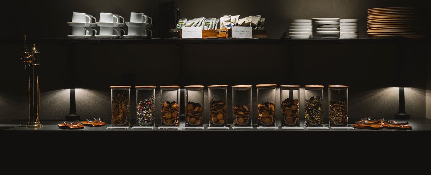 All Inclusive Lounge & Library