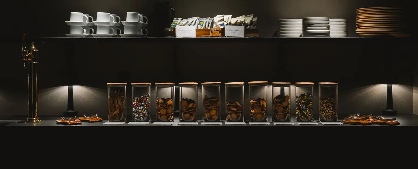 All Inclusive Lounge & Library