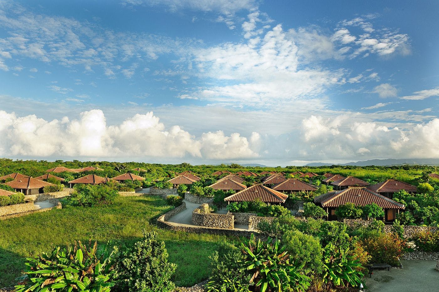 รีสอร์ทที่ถักทอวิถีชีวิตอันสมบูรณ์ของเกาะสู่ยุคปัจจุบัน