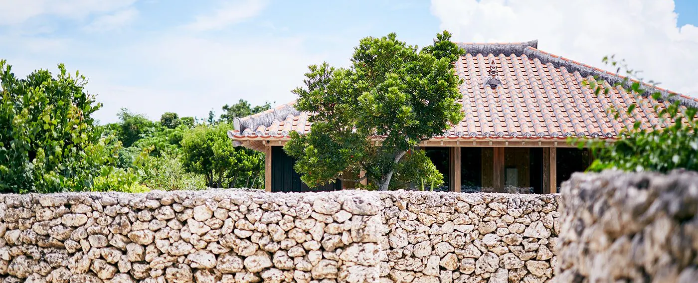 ห้องพักที่สืบทอดประเพณีพร้อมลมใต้พัดผ่าน