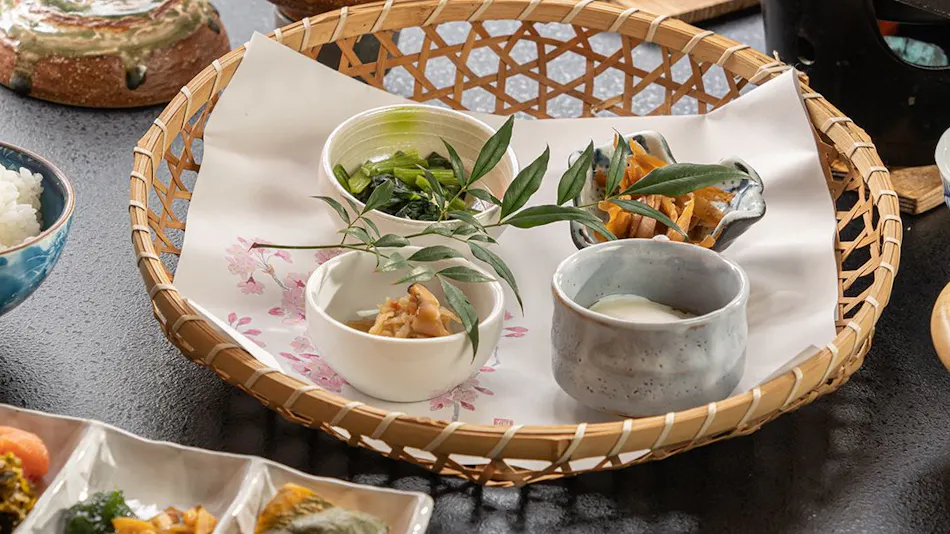 Reviving Mountains and Hometown: Aso Uchinomaki Onsen Sozankyo