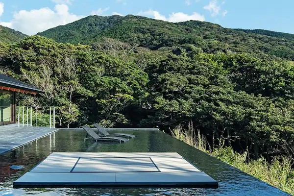 ภายนอกอาคาร