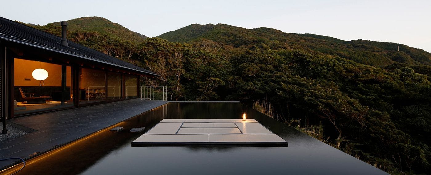 ภายนอกอาคาร