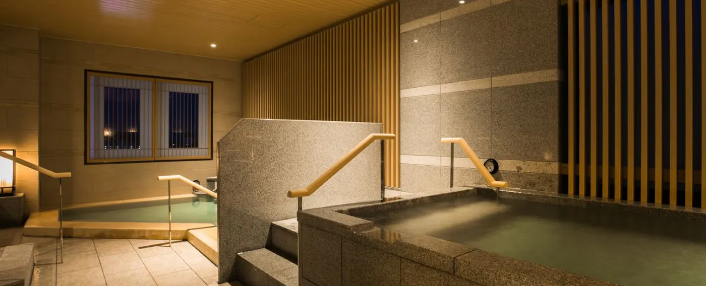 น้ำพุร้อนเรดอน