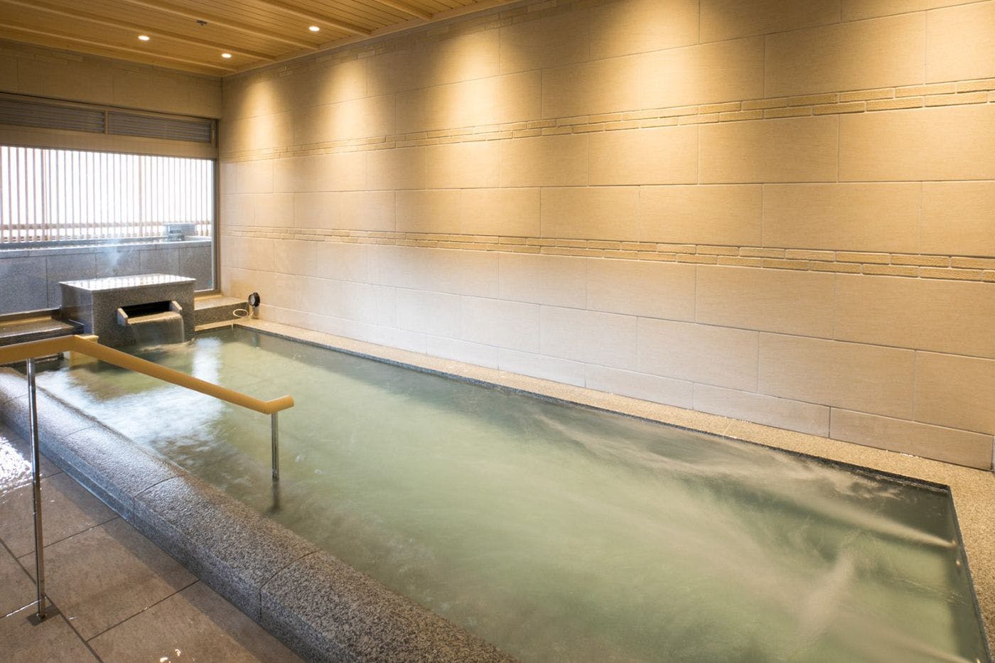 น้ำพุร้อนเรดอน