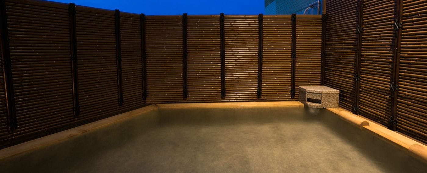 อ่างอาบน้ำกลางแจ้งส่วนตัว