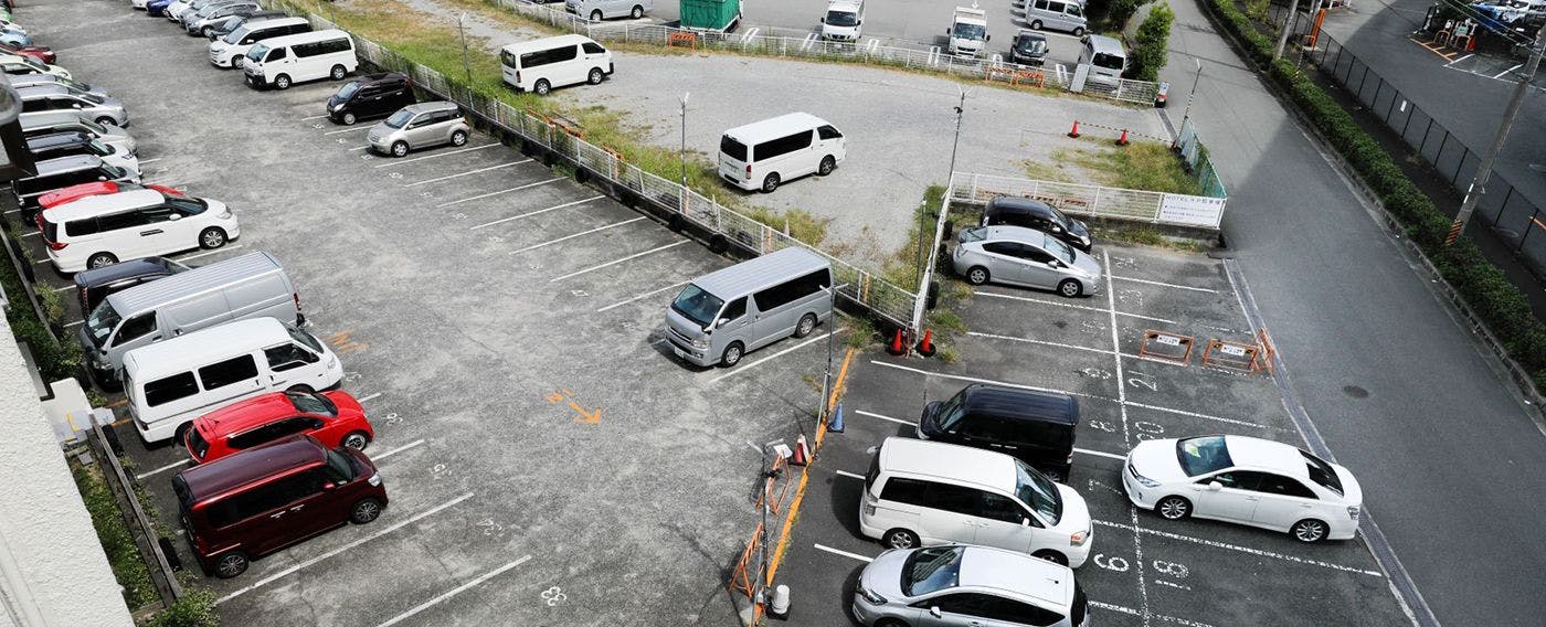 ที่จอดรถขนาดใหญ่