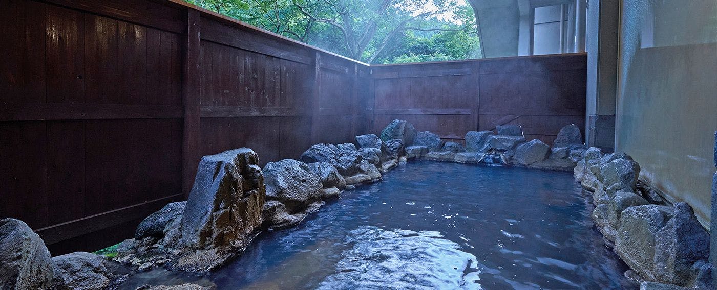 ออนเซ็นกลางแจ้ง