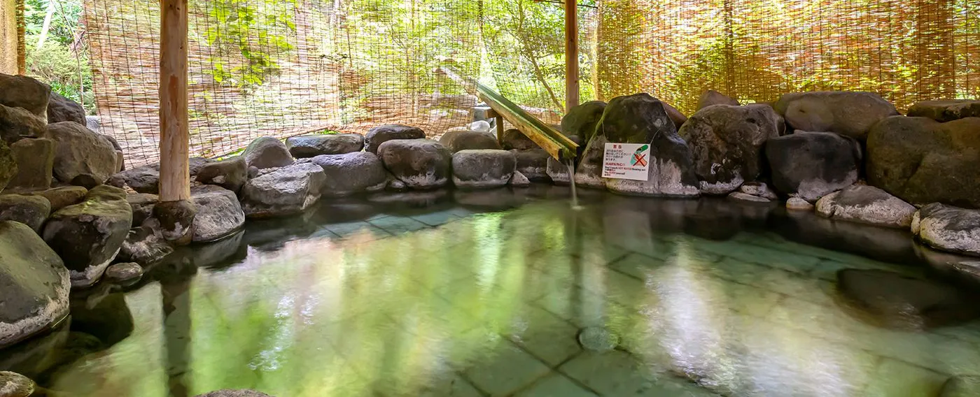 คามิโนะยามะน้ำพุร้อน อ่างอาบน้ำกลางแจ้ง