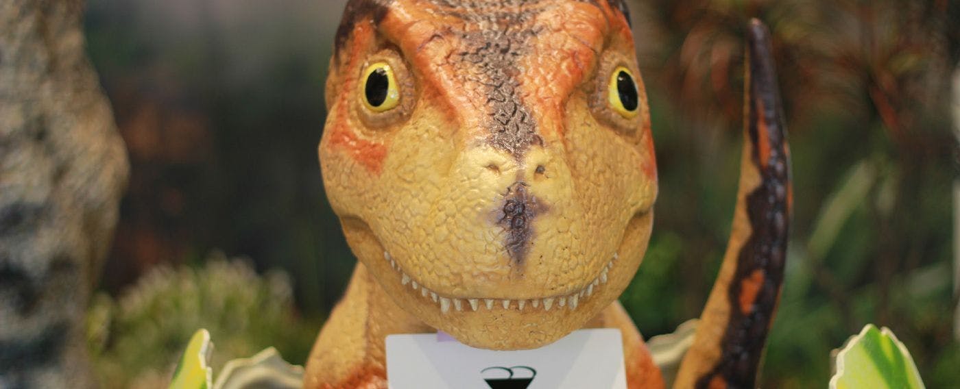 프론트 - 공룡 로봇