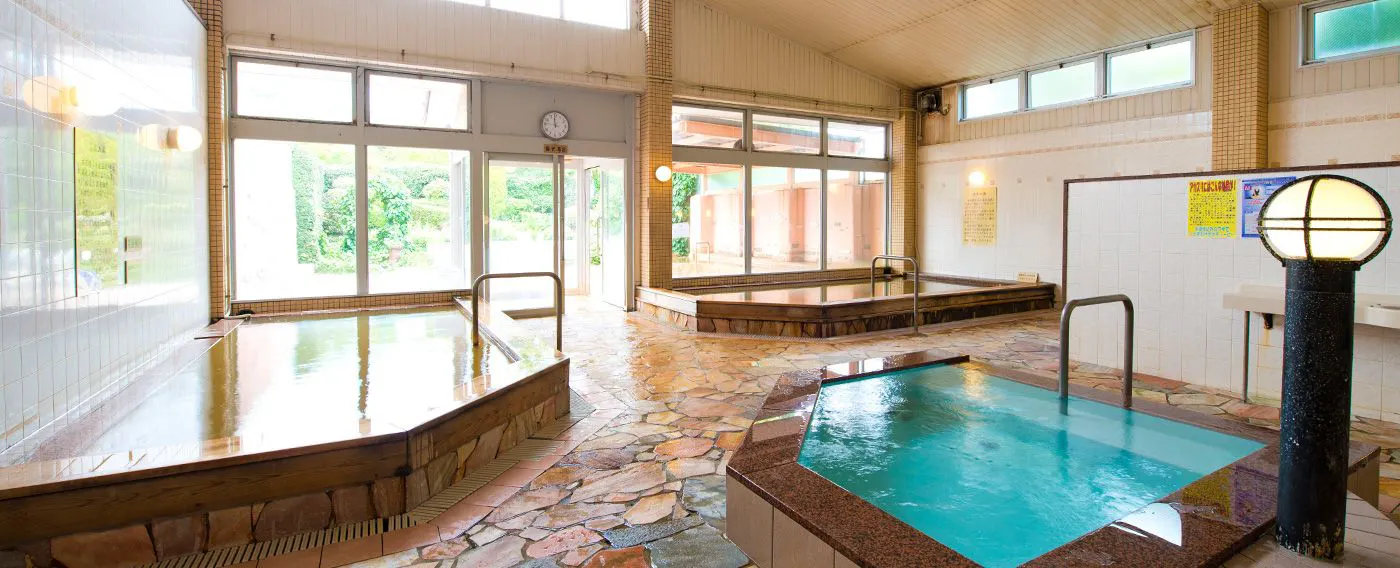 อ่างอาบน้ำในร่ม