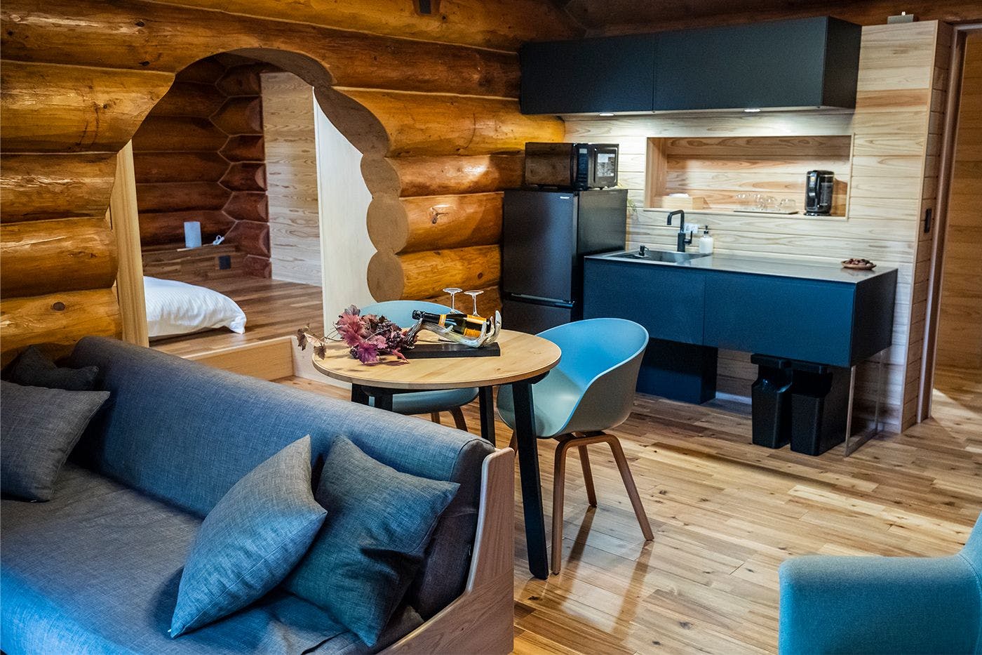 ห้องพักสุดหรูพร้อมอ่างอาบน้ำกลางแจ้งสไตล์บ้านไม้