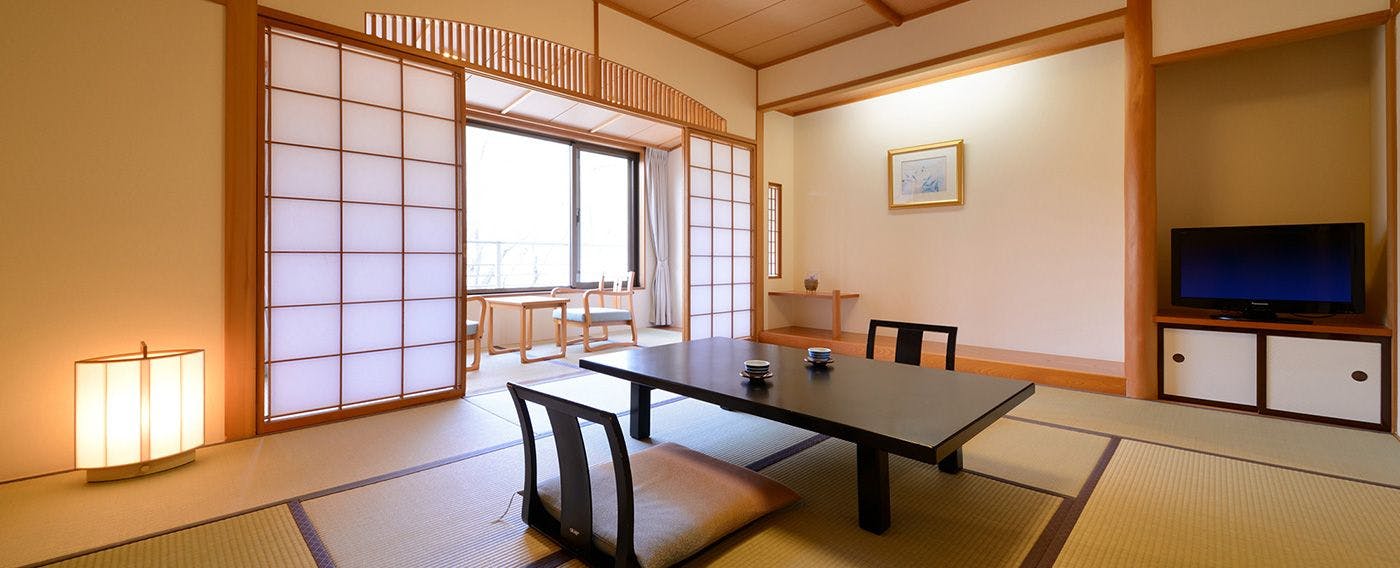 Iizaka Onsen Surikamitei Ootori